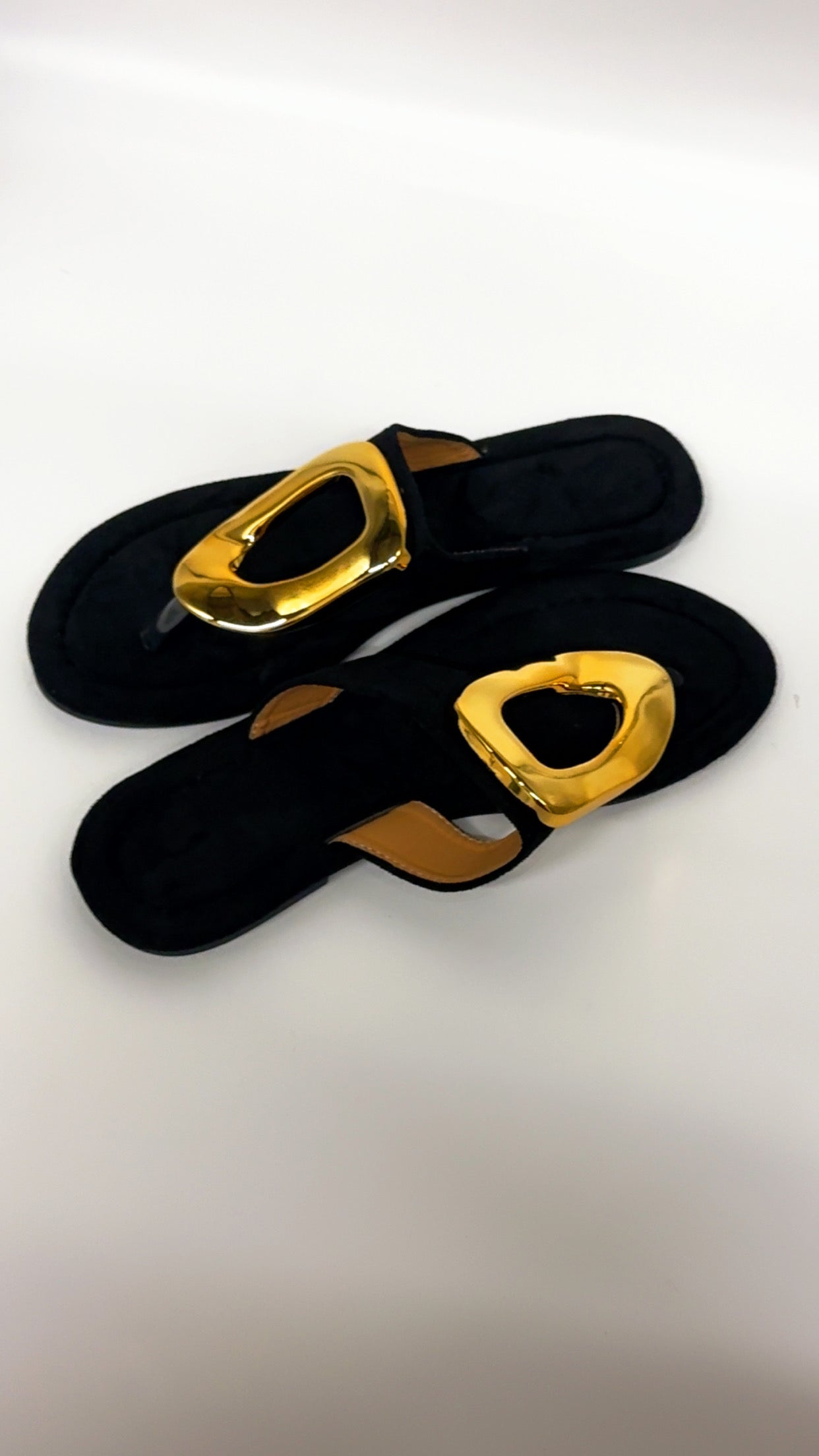 Gold Oval Black Split Toe Sandals